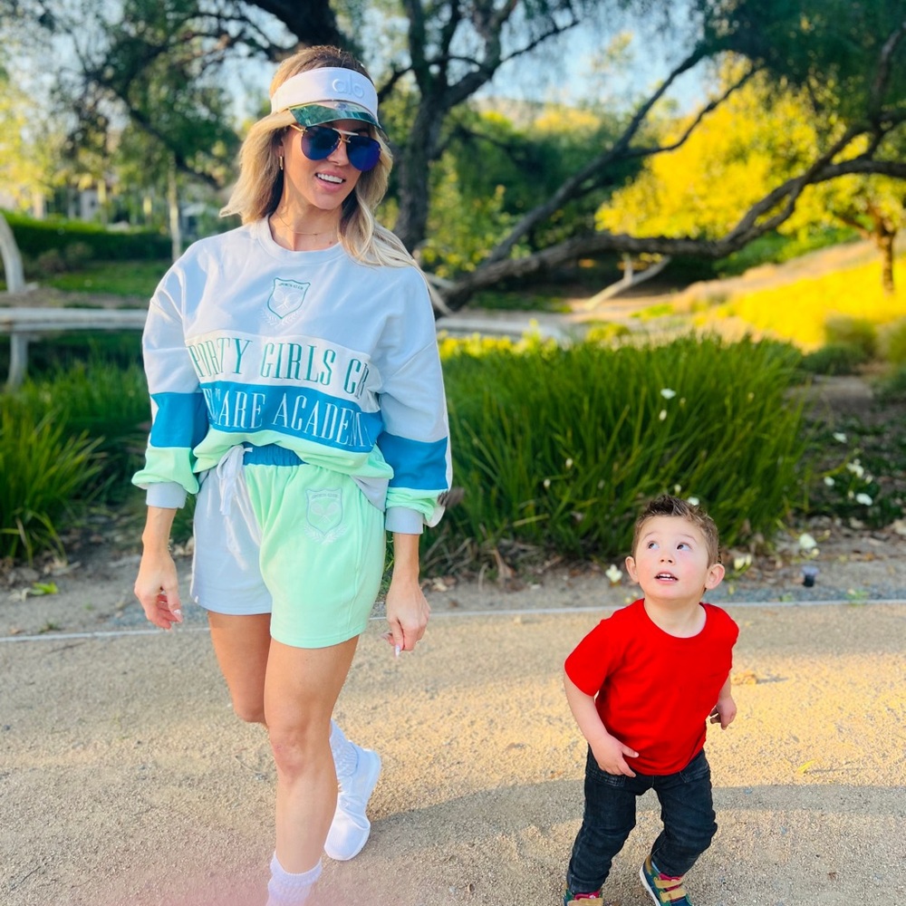Trendy Women's Crew Neck Sweater& Shorts Set - Blue and Green